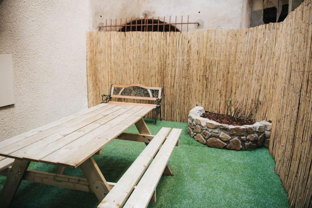 Appartement 2 Pieces Jacuzzi 布里尤德 外观 照片